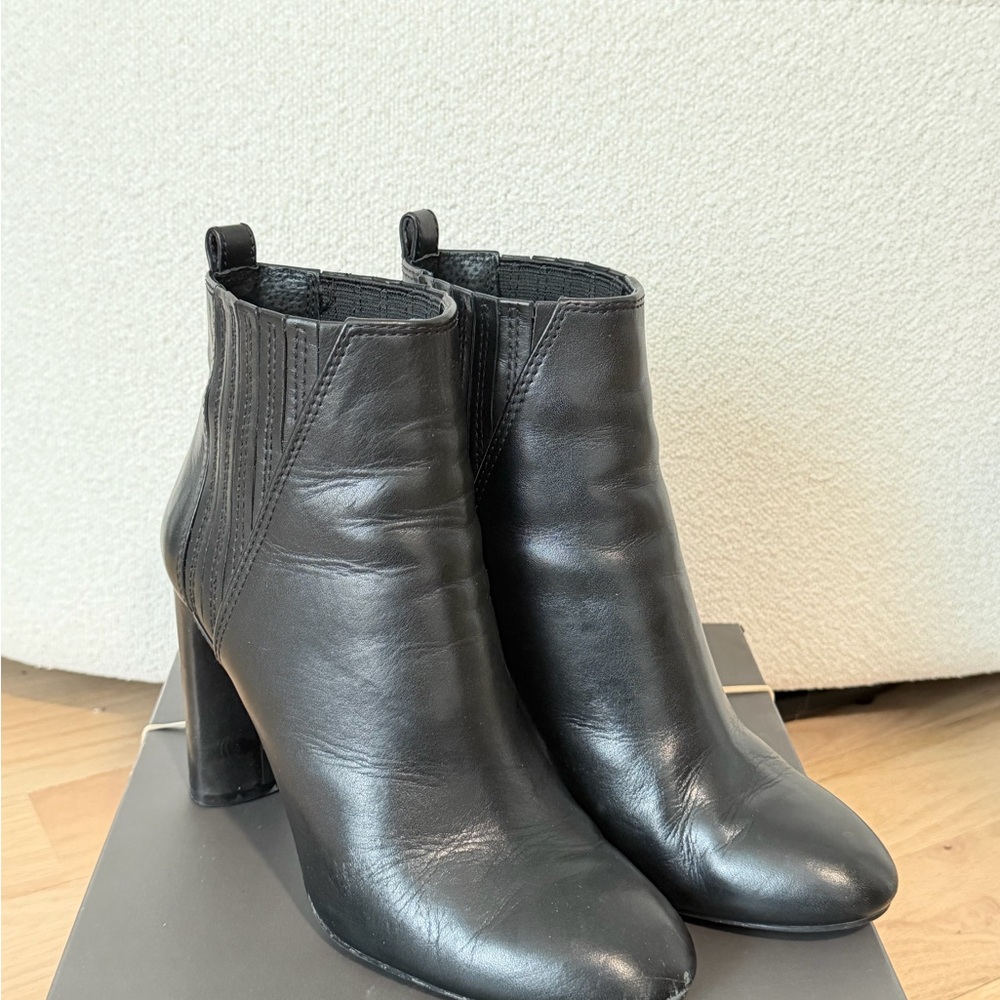 Vince Camuto Fateen Black Ankle Booties